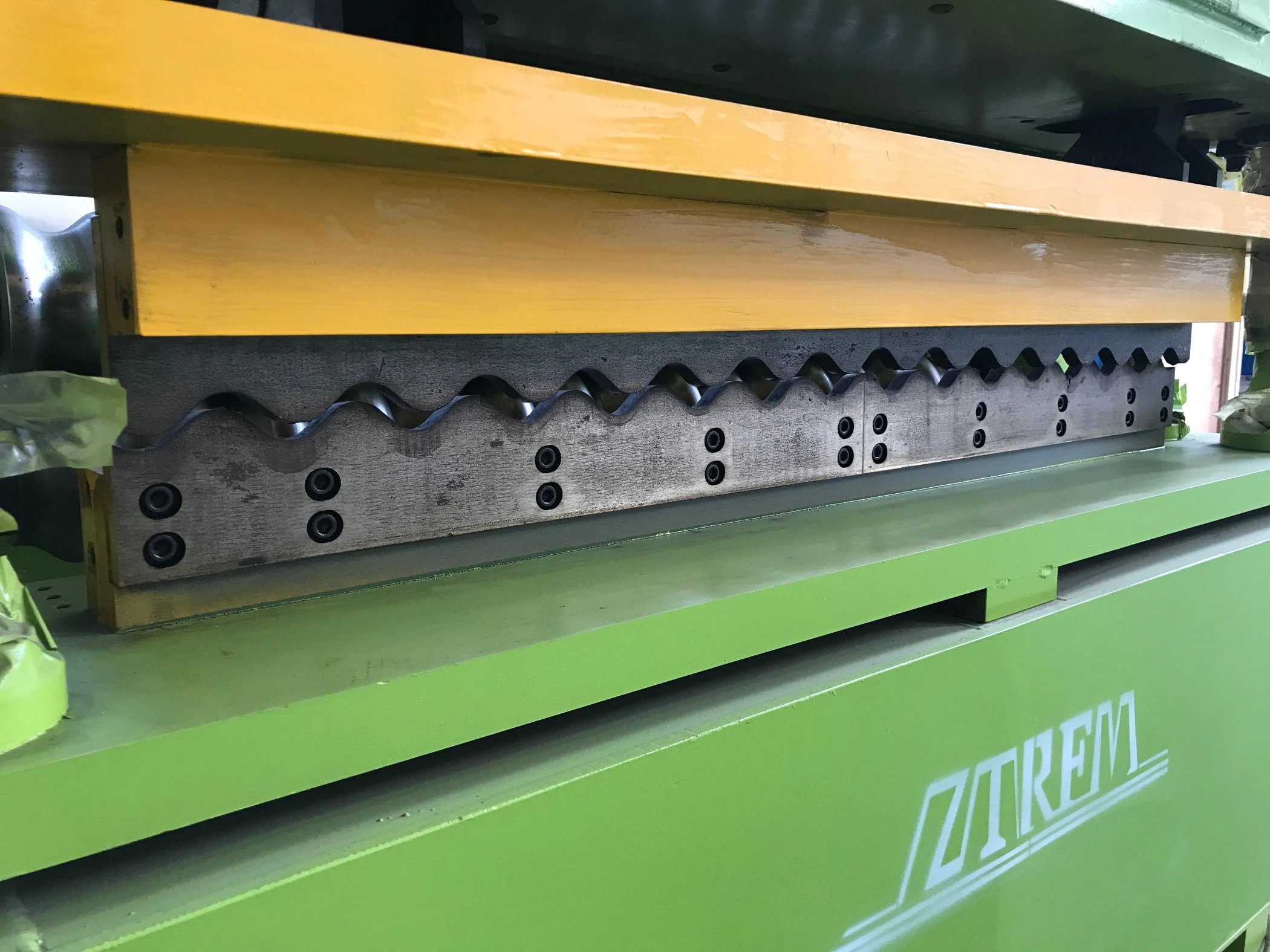 Steel Corrugated Roof Sheet Metal Machine Corrugated Roof Sheet Roll Forming Machine