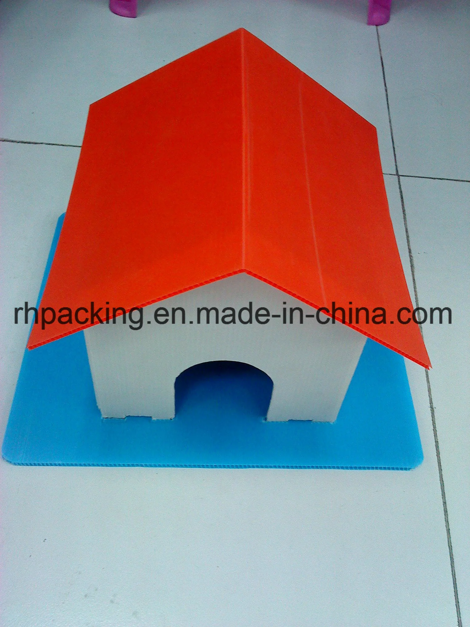 Pink corrugated PP board / flute board / corrugated plastic board to protect small trees