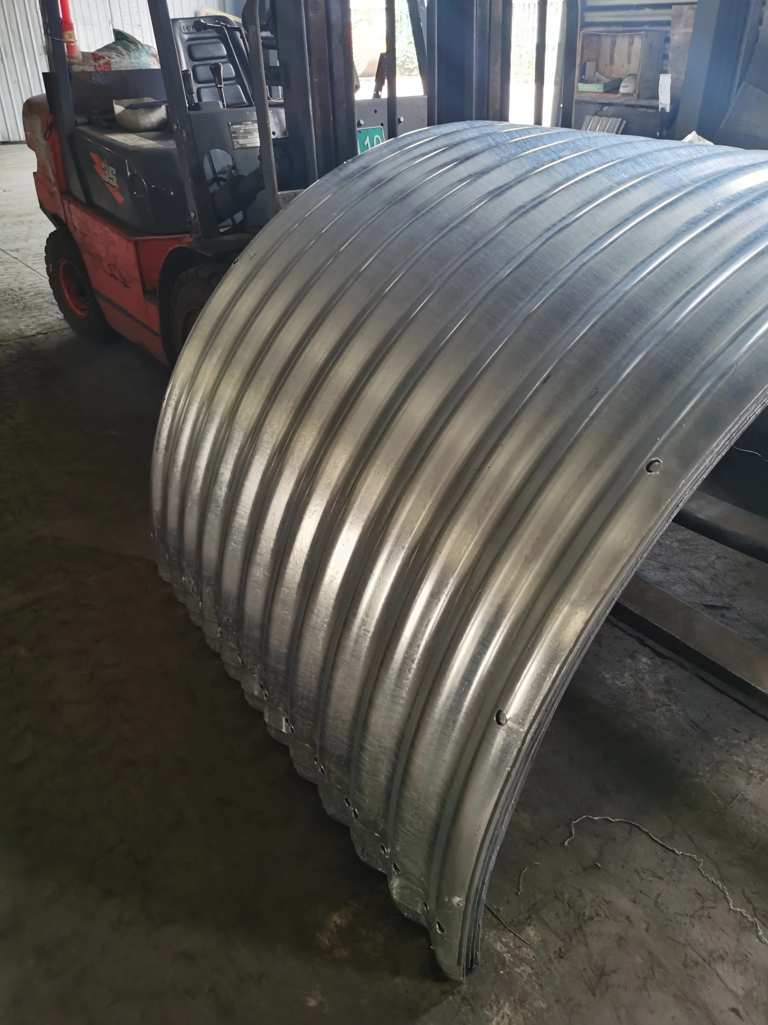 Arched corrugated galvanized culvert pipe for bridge construction