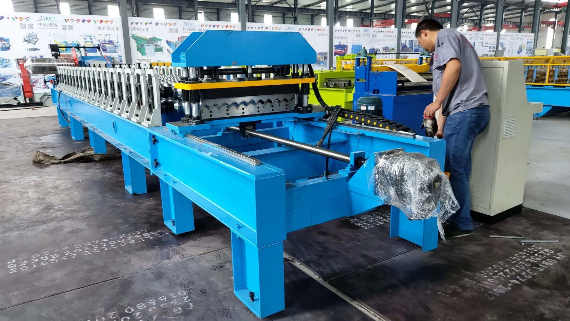 Hebei Botou Manufacturer High Quality Corrugated Roof Sheet Metal Corrugated Steel Roof Tile Roll Forming Machine